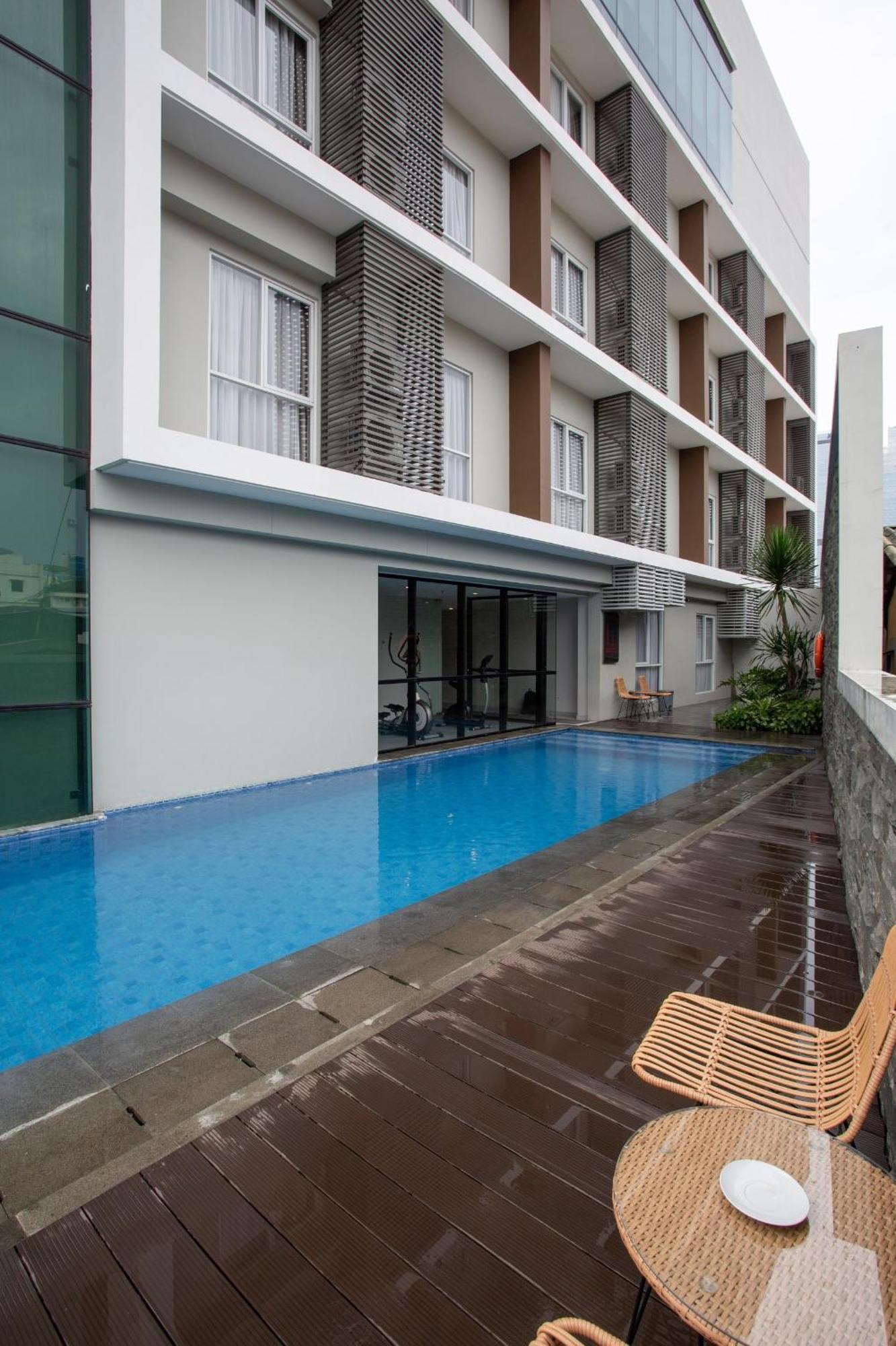 Avissa Suites Jakarta Exterior photo