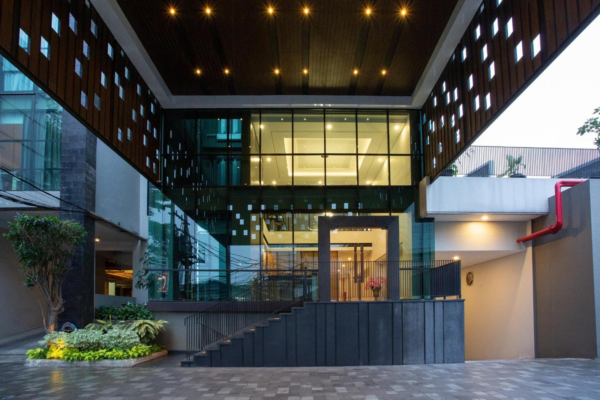 Avissa Suites Jakarta Exterior photo