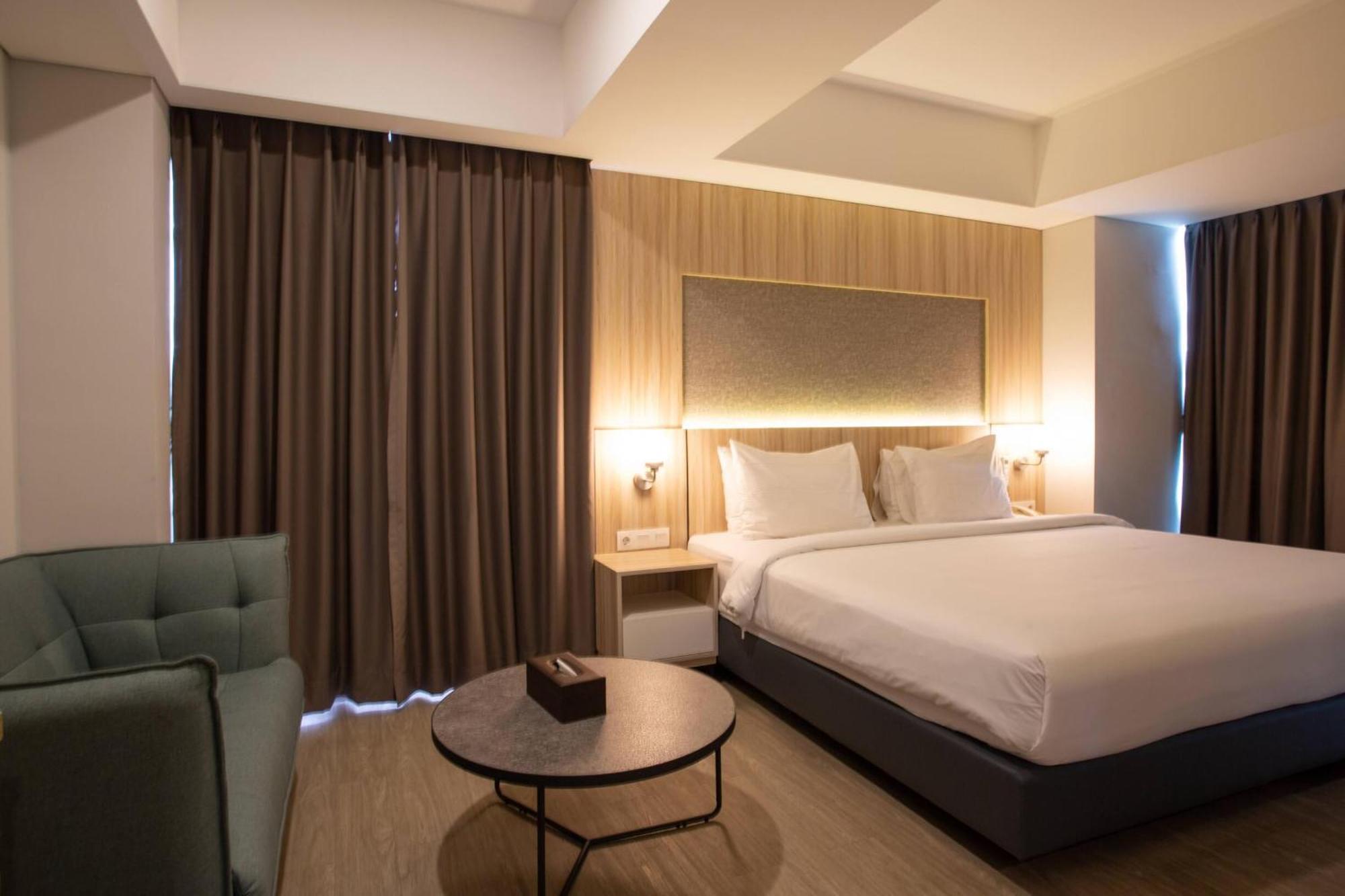 Avissa Suites Jakarta Exterior photo