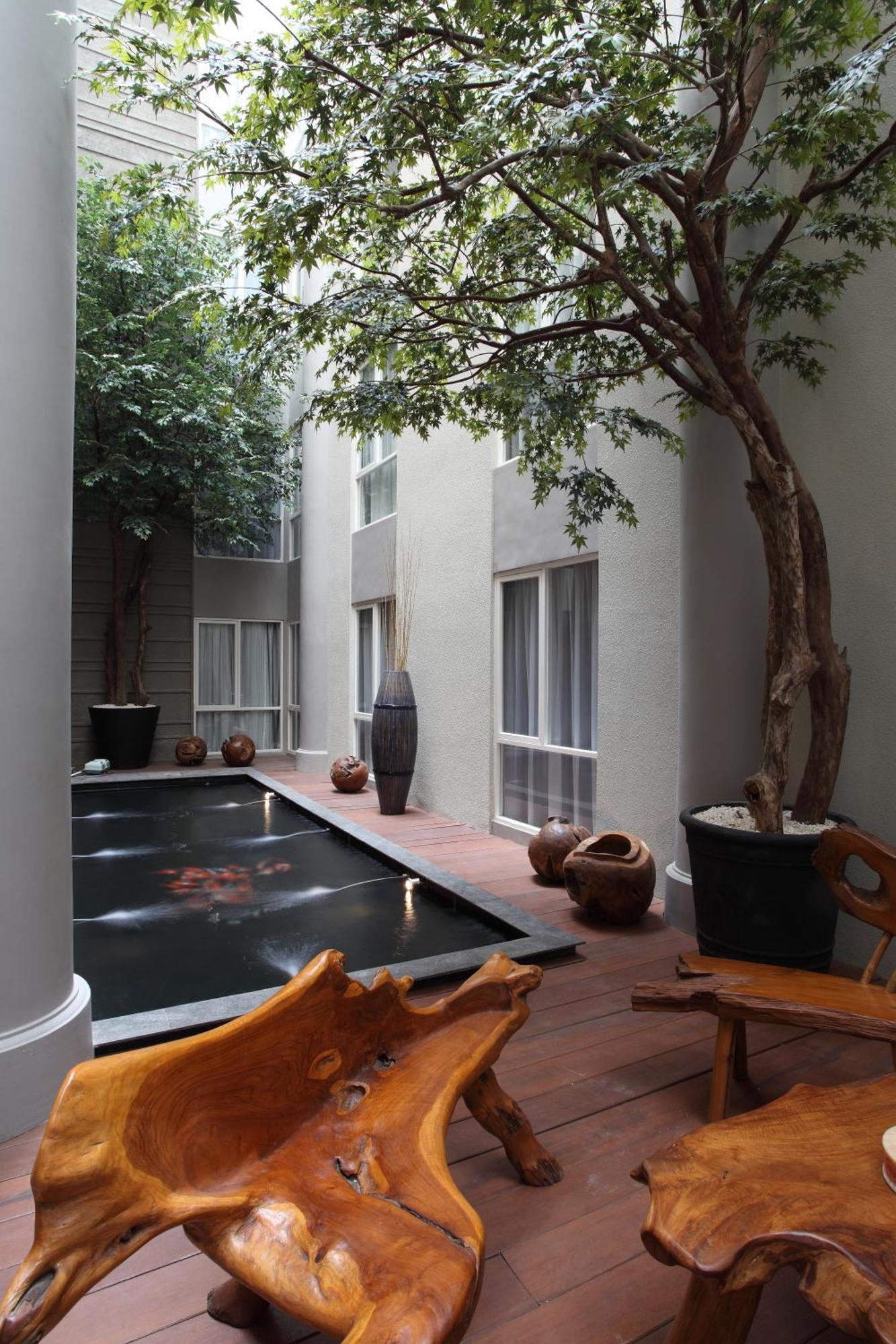 Avissa Suites Jakarta Exterior photo
