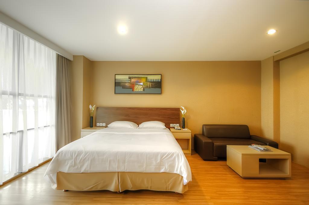 Avissa Suites Jakarta Exterior photo